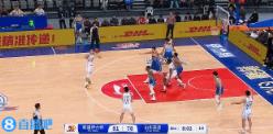 連續(xù)吃癟！克里斯先是籃下被李炎哲大帽&又被李炎哲生斷